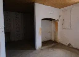 Twee verdiepingen tellend huis met 1.000 m2 grond in Lalkovo, Elhovo - Bulgarije