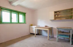 Woning met 2 verdiepingen, 1.597 m2 grond en bijgebouwen in Galovo - Bulgarije