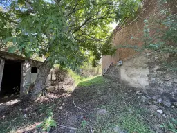 Twee verdiepingen tellend huis in Golyam Dervent - Bulgarije