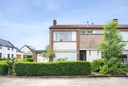 Schelluinen, Oranjestraat 28