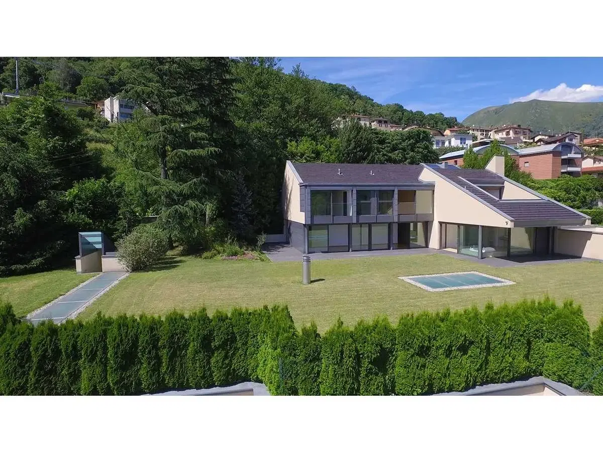 Zeer exclusieve villa met veel privacy in Capriasca Zwitserland
