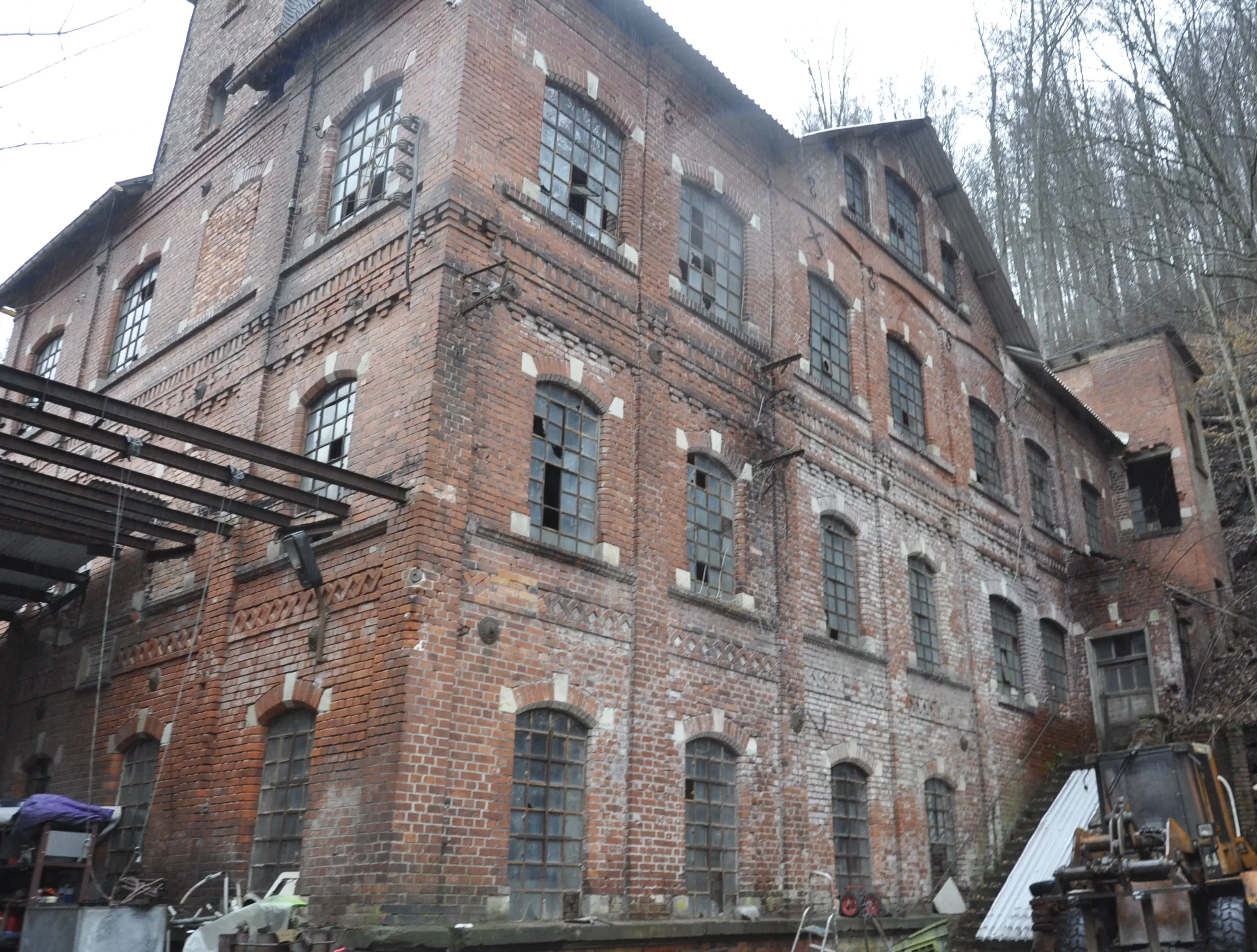 Villa/huis 1.8 ha perceel, tuin, bos, sauna, bron + bedrijf in Sonneberg - Duitsland - 1890