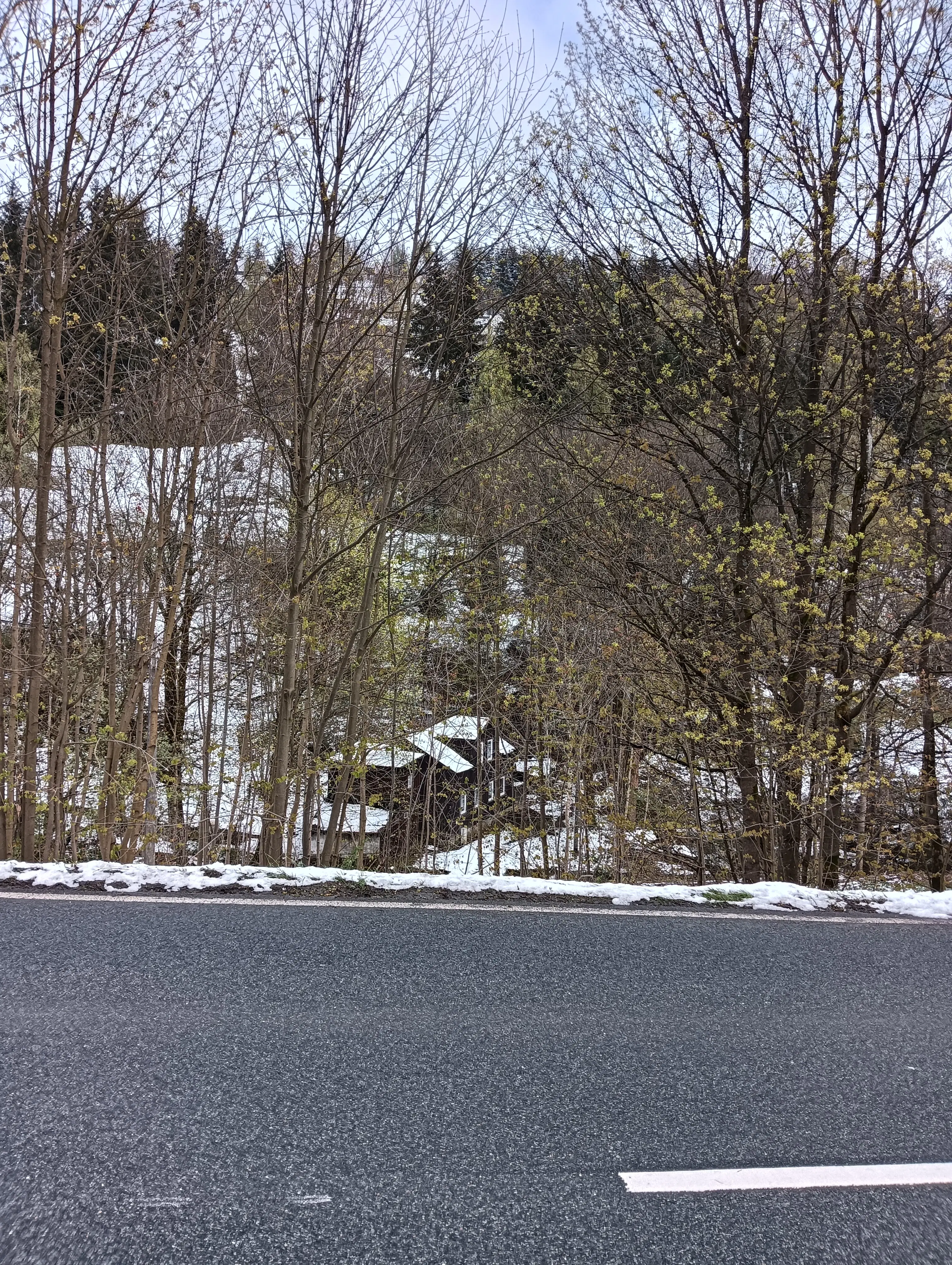 Huis met 312 m2 grond in Klingenthal - Duitsland