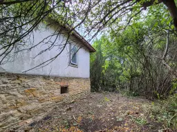 3.948 m2 grond met klassiek huis en bijgebouw in Izvor Mahala (Vidin) - Bulgarije