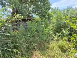 Hoofdgebouw, bijgebouwen en 1.190 m2 land in Tsar Shishmanovo - Bulgarije