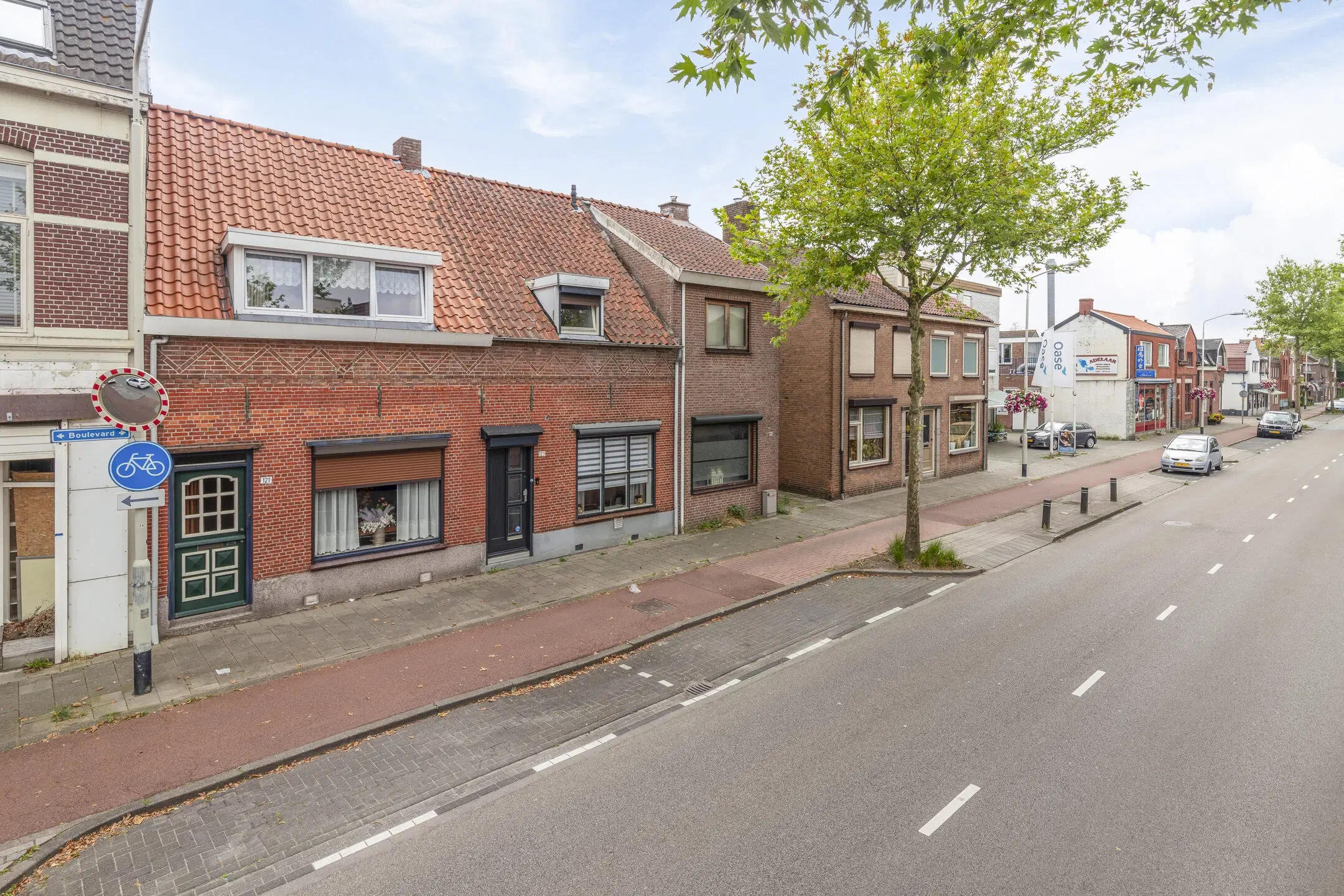 Roosendaal, Boulevard 121