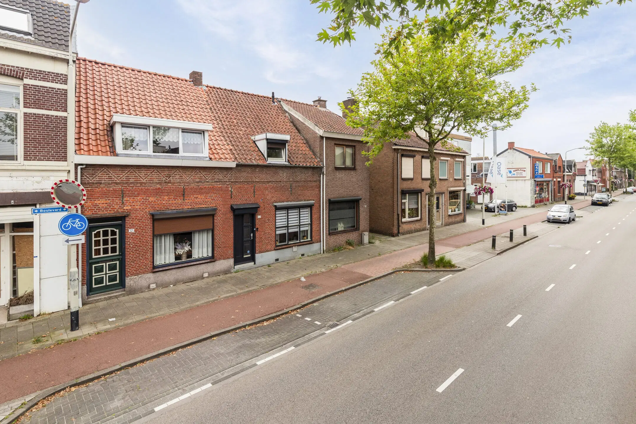 Roosendaal, Boulevard 121