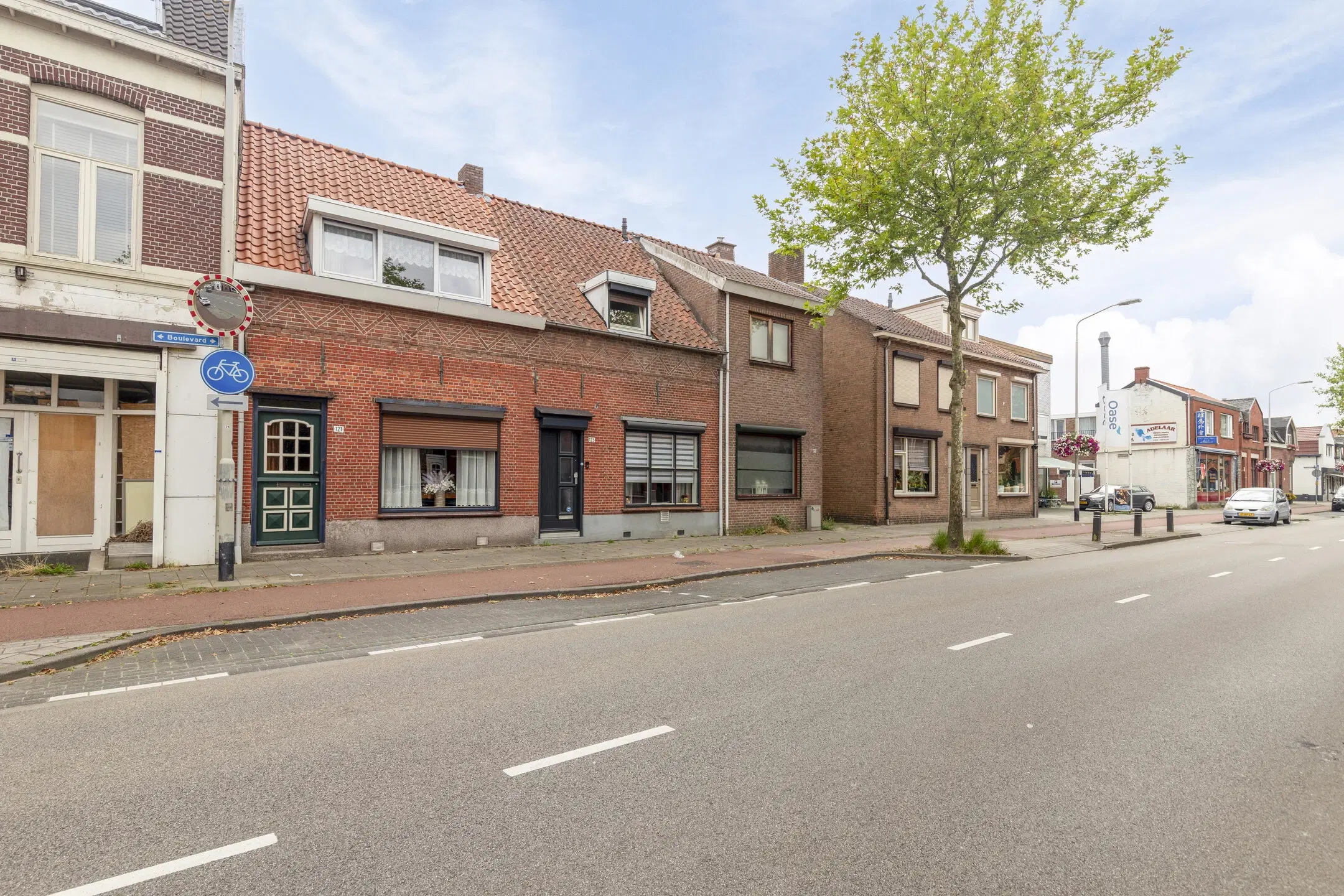 Roosendaal, Boulevard 121