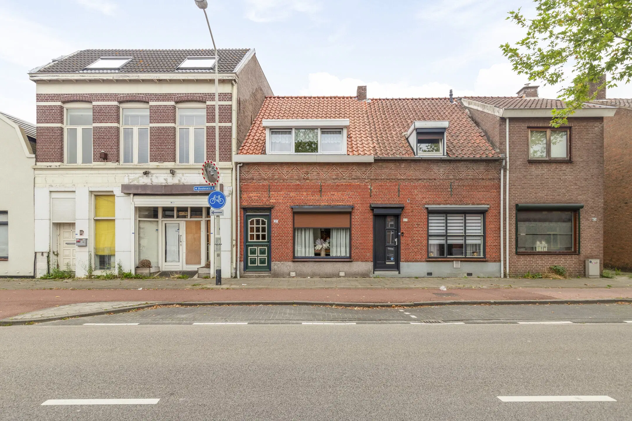 Roosendaal, Boulevard 121