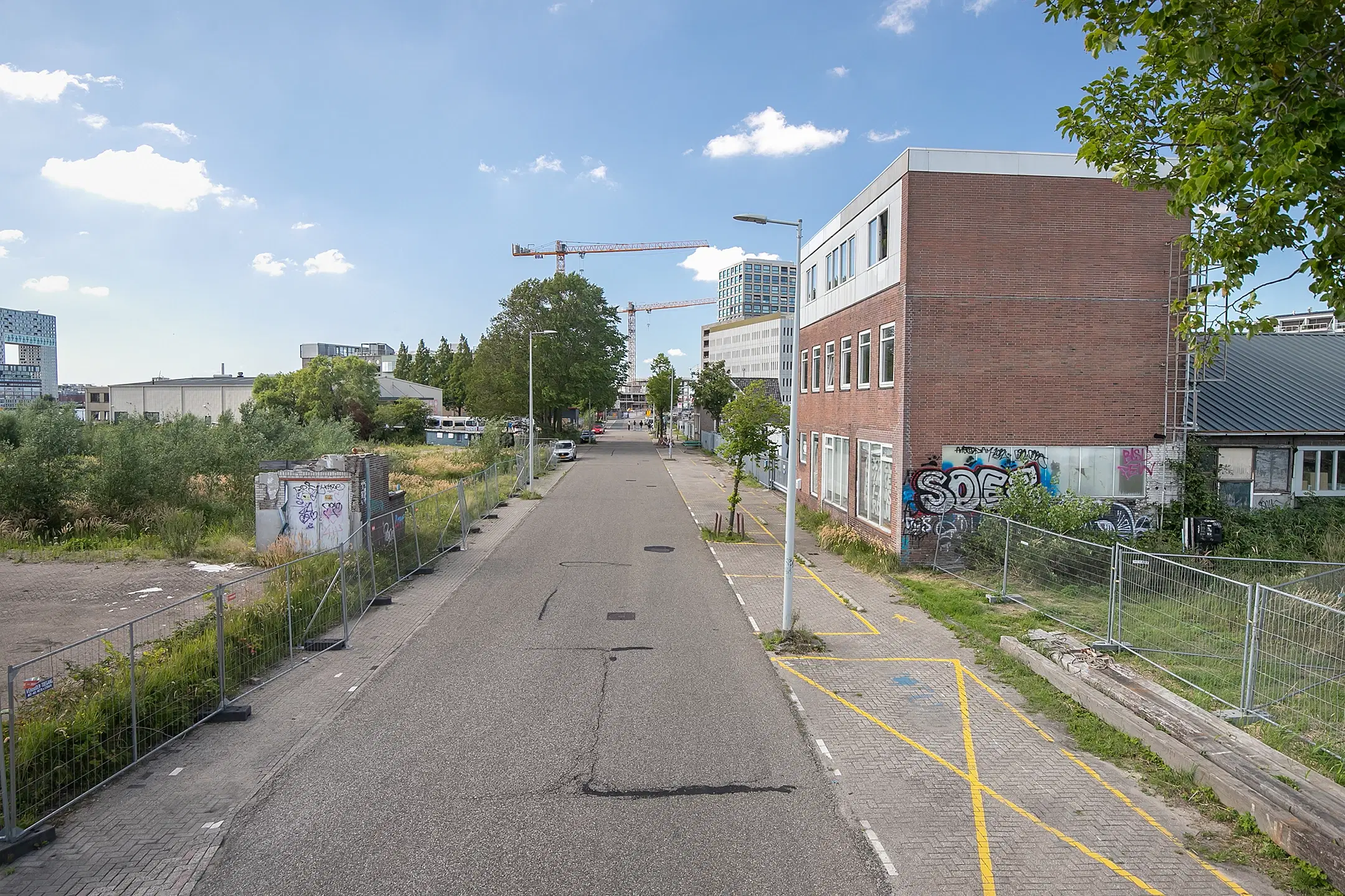 Perceel grond gelegen aan de Grasweg 44 en 46 te Amsterdam 