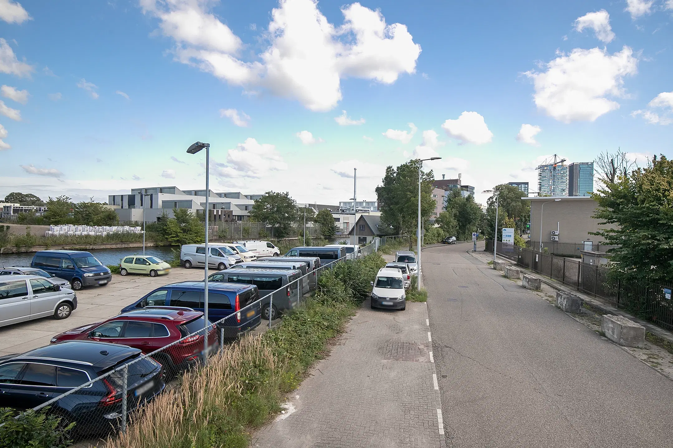 Perceel grond gelegen aan de Grasweg 44 en 46 te Amsterdam 