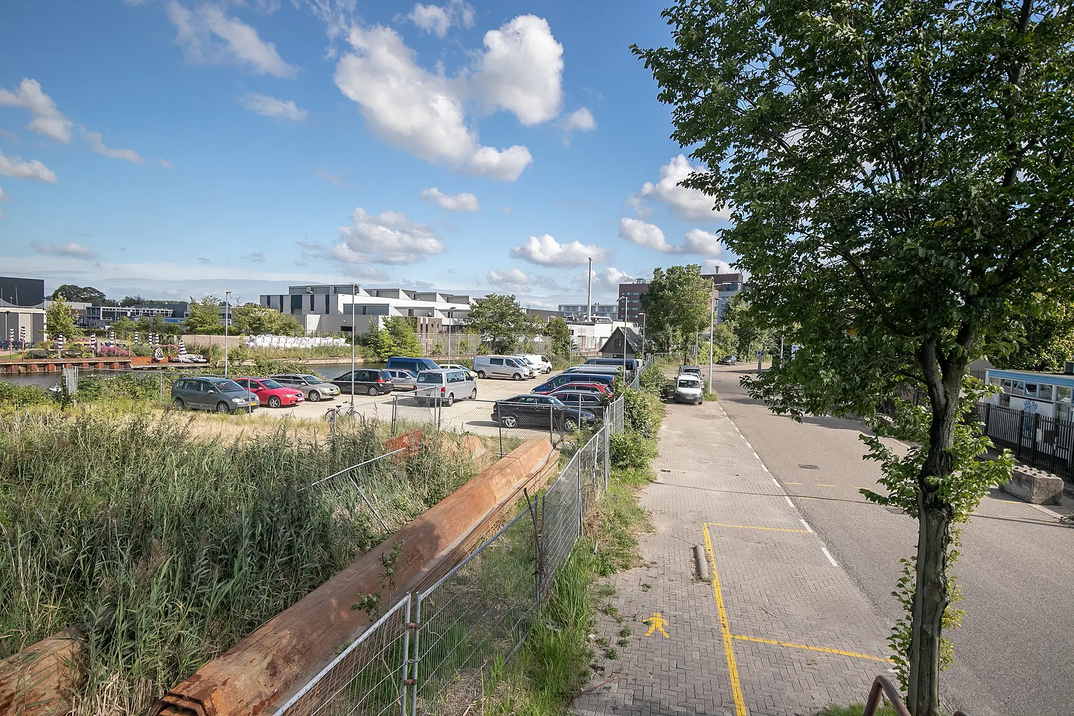 Perceel grond gelegen aan de Grasweg 44 en 46 te Amsterdam 