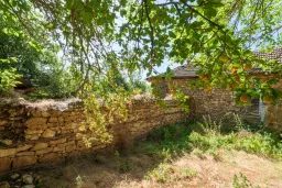 Huis op 2.564 m2 grond in Cherna Mogila - Bulgarije