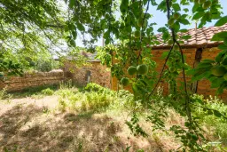 Huis op 2.564 m2 grond in Cherna Mogila - Bulgarije