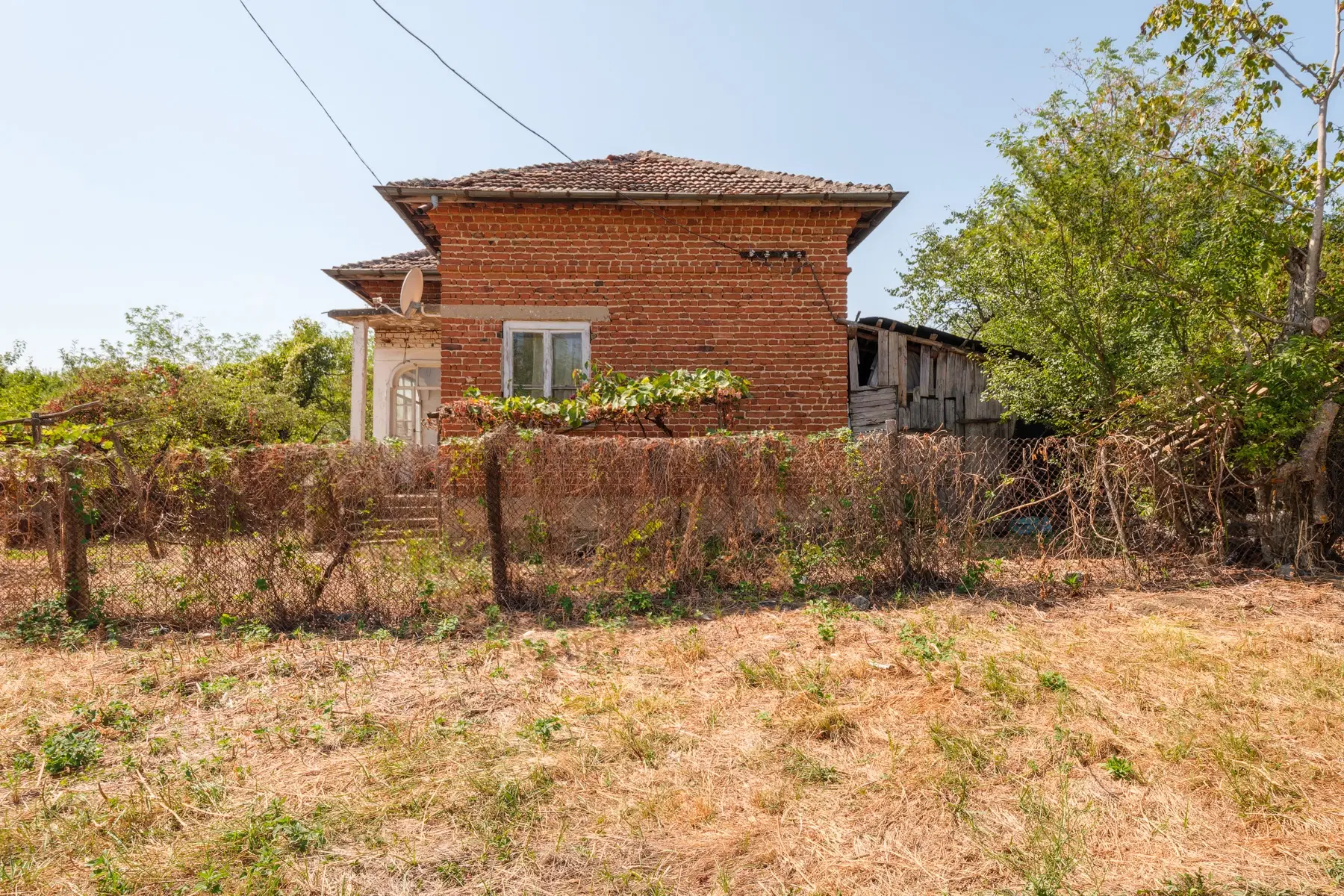 1.244 m2 grond, huis & bijgebouw te Vidin - Bulgarije