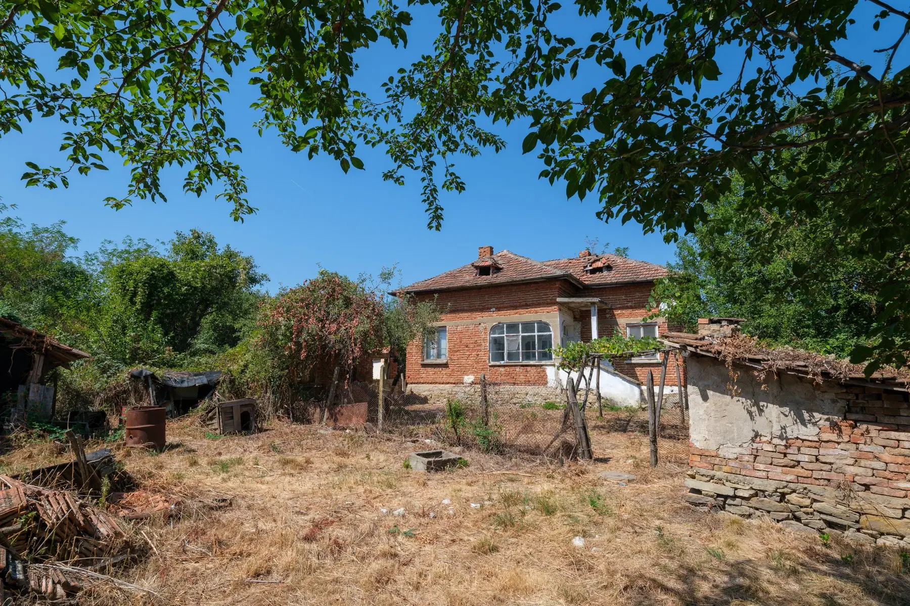 1.244 m2 grond, huis & bijgebouw te Vidin - Bulgarije