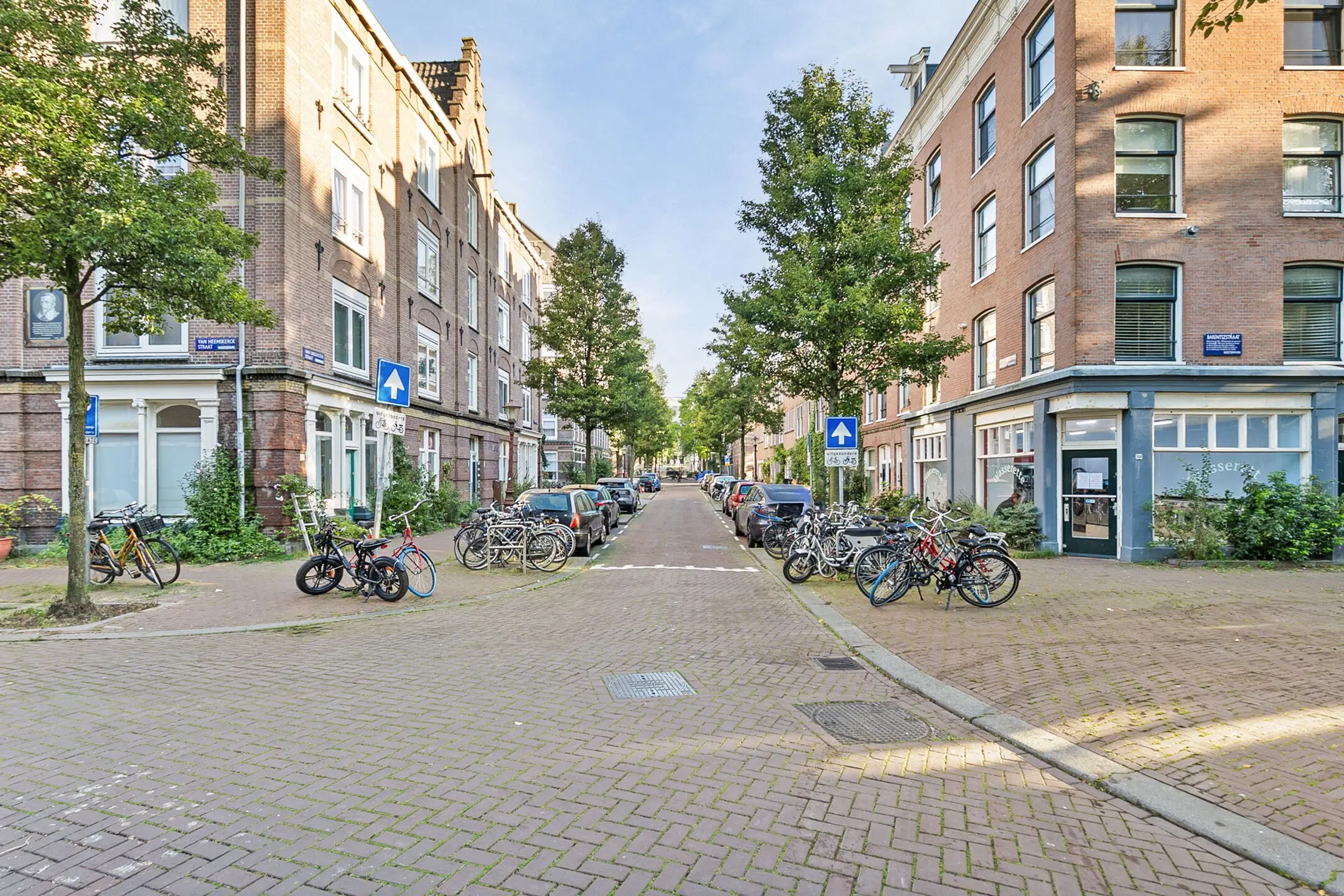 Amsterdam, Van Linschotenstraat 51