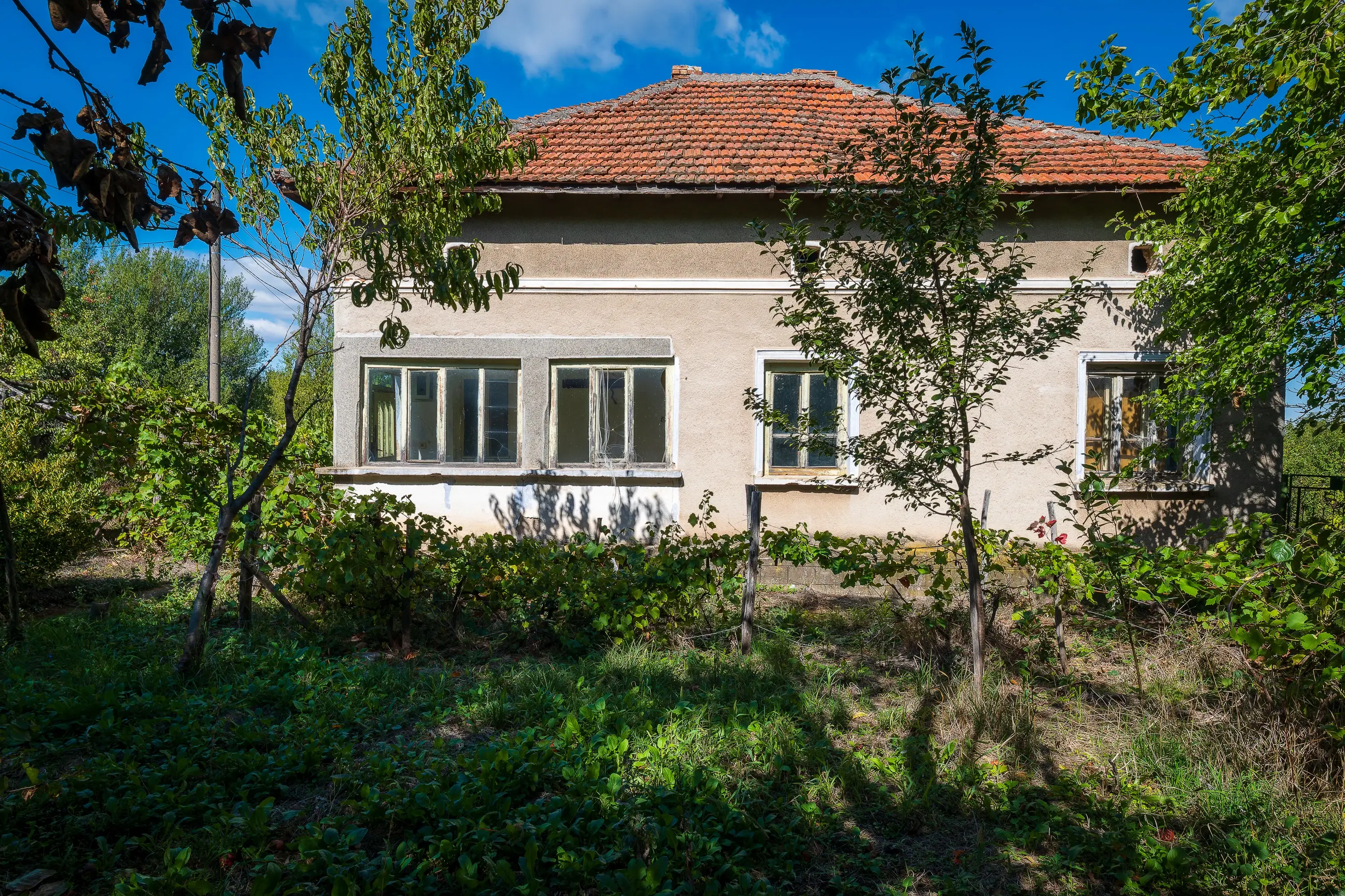 1.900 m² grond, 2 huizen en schuur - Kireevo, regio Vidin - Bulgarije