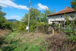 1.900 m² grond, 2 huizen en schuur - Kireevo, regio Vidin - Bulgarije