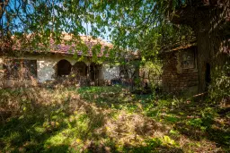 1.900 m² grond, 2 huizen en schuur - Kireevo, regio Vidin - Bulgarije