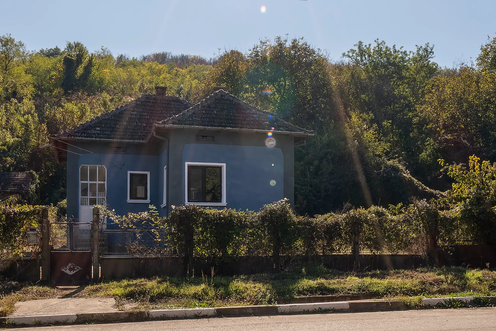 Gerenoveerd huis + 1.749 m² grond in Galovo - Bulgarije