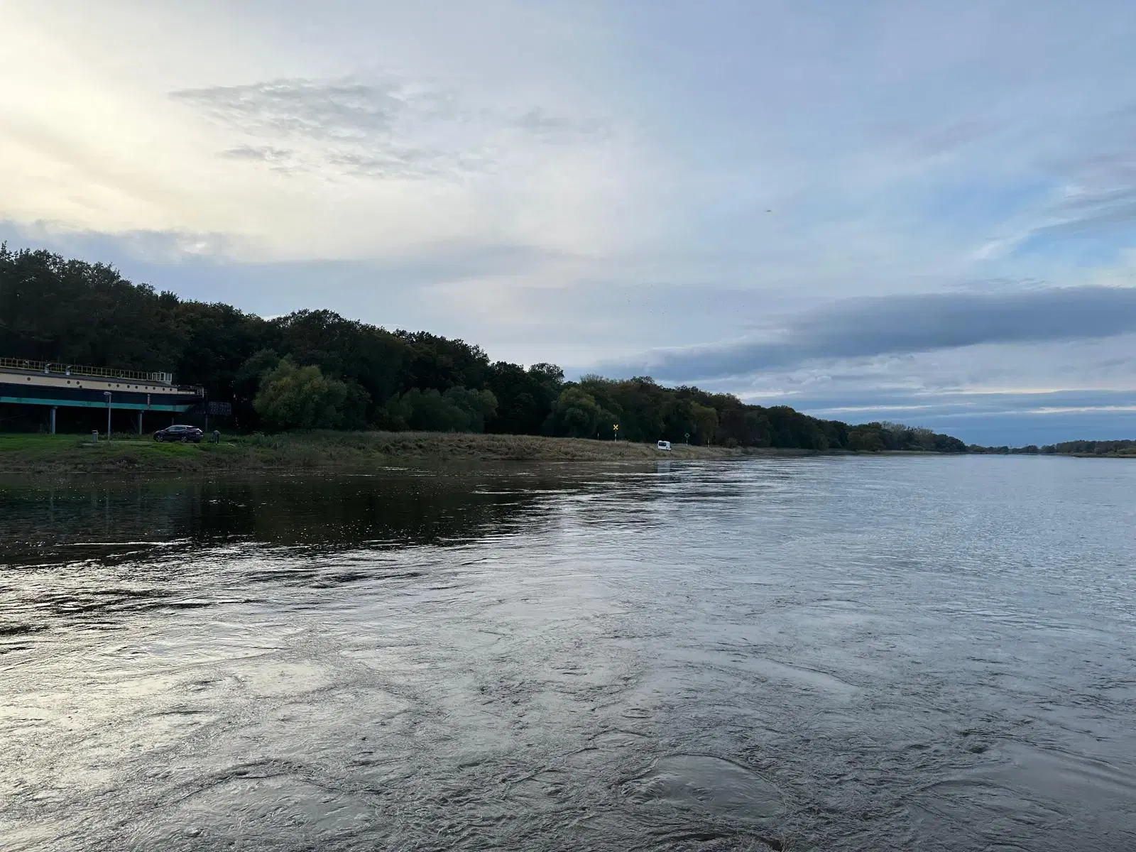 Perceel nabij Elbe in Recreatieoord Meißen - Diesbar-Seußblitz - Duitsland