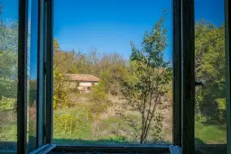 1.835 m² grond met huis en bijgebouw - Izvor Mahala - Bulgarije