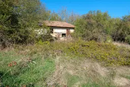 1.835 m² grond met huis en bijgebouw - Izvor Mahala - Bulgarije