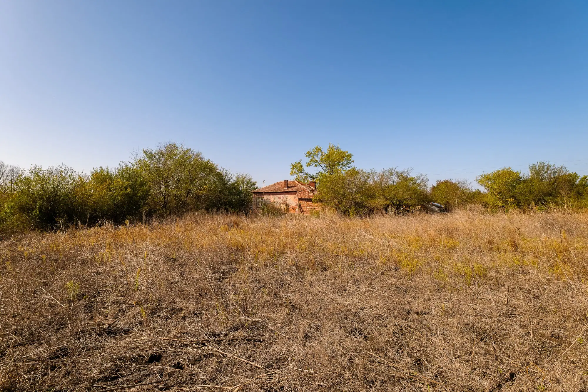 Vrijstaand huis met 1.960 m² grond in Pravdino - Bulgarije