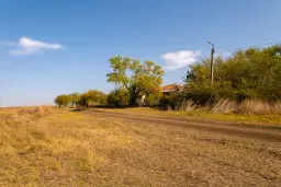 Vrijstaand huis met 1.960 m² grond in Pravdino - Bulgarije
