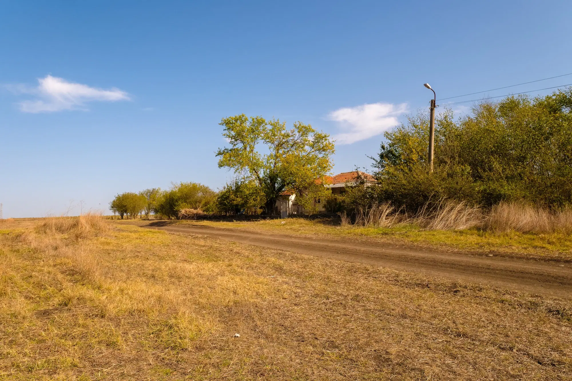 Vrijstaand huis met 1.960 m² grond in Pravdino - Bulgarije