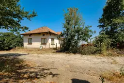 Huis met uitzicht op de rivier en groot perceel van 1.800 m² in Dolni Vadin - Bulgarije