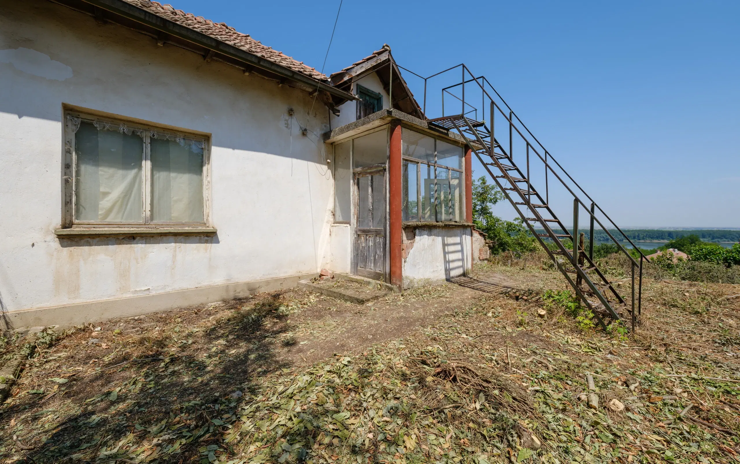 Huis met uitzicht op de rivier en groot perceel van 1.800 m² in Dolni Vadin - Bulgarije