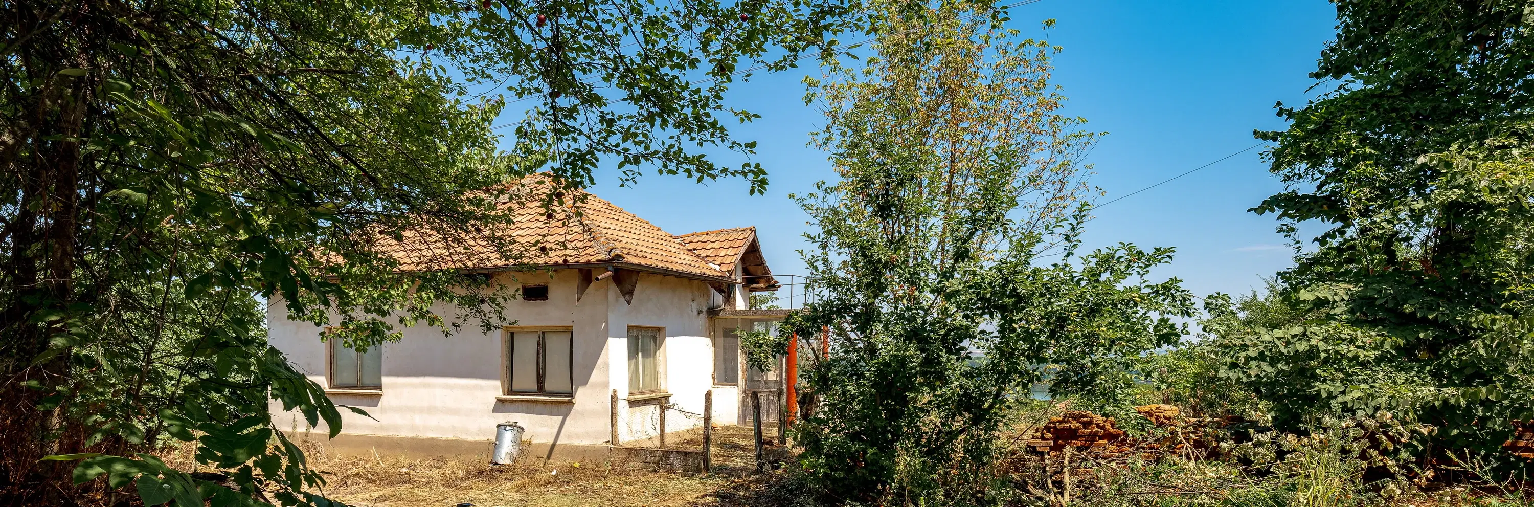 Huis met uitzicht op de rivier en groot perceel van 1.800 m² in Dolni Vadin - Bulgarije