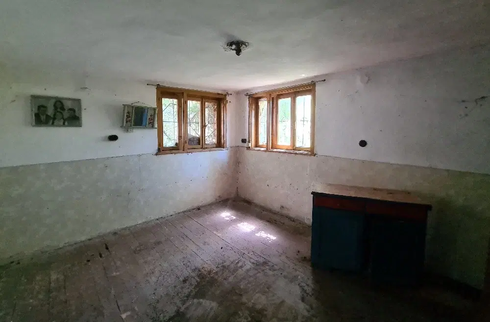 Bergwoning met vrij uitzicht op 830 m² perceel in Sredogriv - Bulgarije