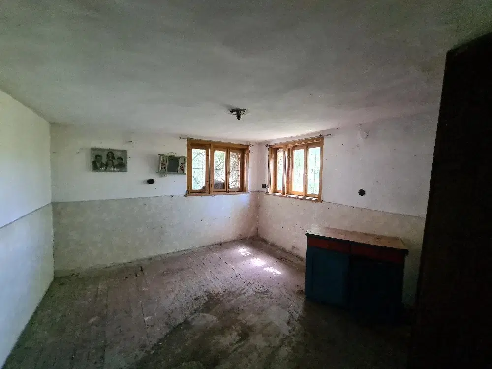 Bergwoning met vrij uitzicht op 830 m² perceel in Sredogriv - Bulgarije