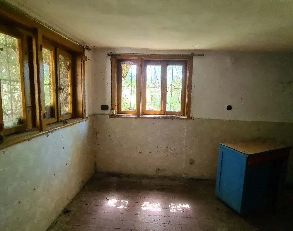 Bergwoning met vrij uitzicht op 830 m² perceel in Sredogriv - Bulgarije