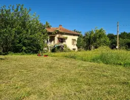 Bergwoning met vrij uitzicht op 830 m² perceel in Sredogriv - Bulgarije