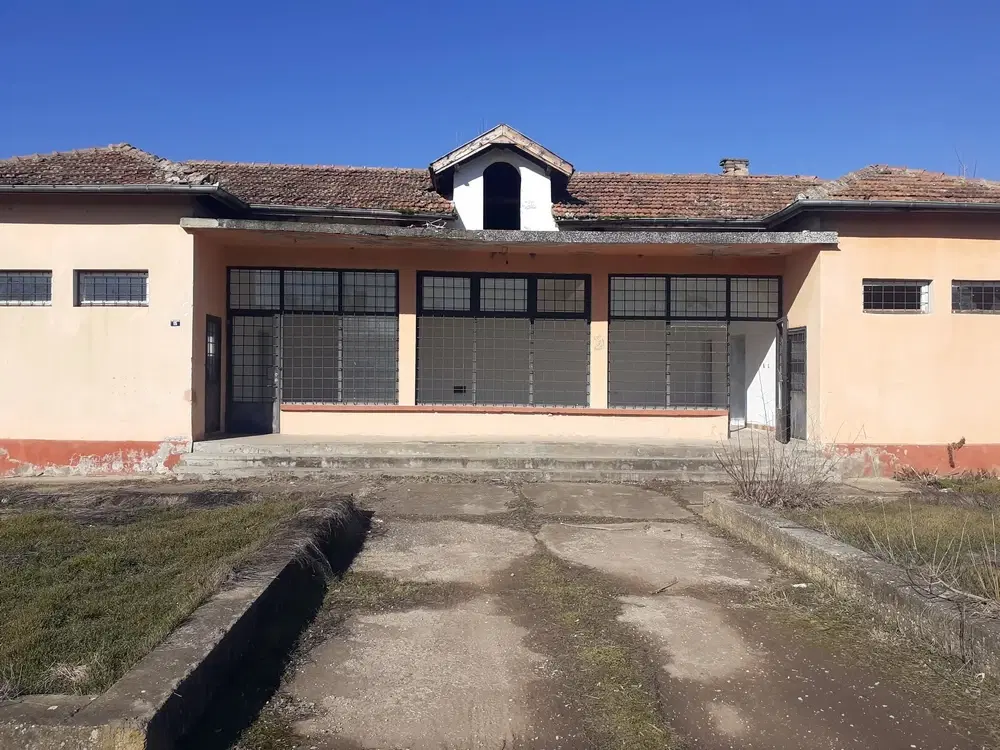 Voormalige dorpscoöperatiewinkel met 540 m² grond in Ovcha Mogila, Veliko Tarnovo - Bulgarije