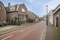 Nieuwerbrug aan den Rijn, Hoge Rijndijk 13