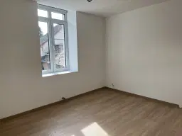 Gerenoveerd herenhuis met 6 slaapkamers / studios in La Trimouille, Frankrijk