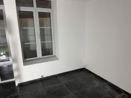 Gerenoveerd herenhuis met 6 slaapkamers / studios in La Trimouille, Frankrijk