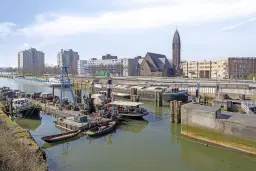 Motorschip 'Gigant' te Schiedam