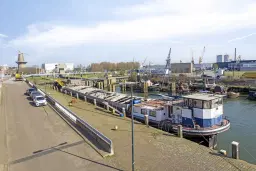 Motorschip 'Gigant' te Schiedam