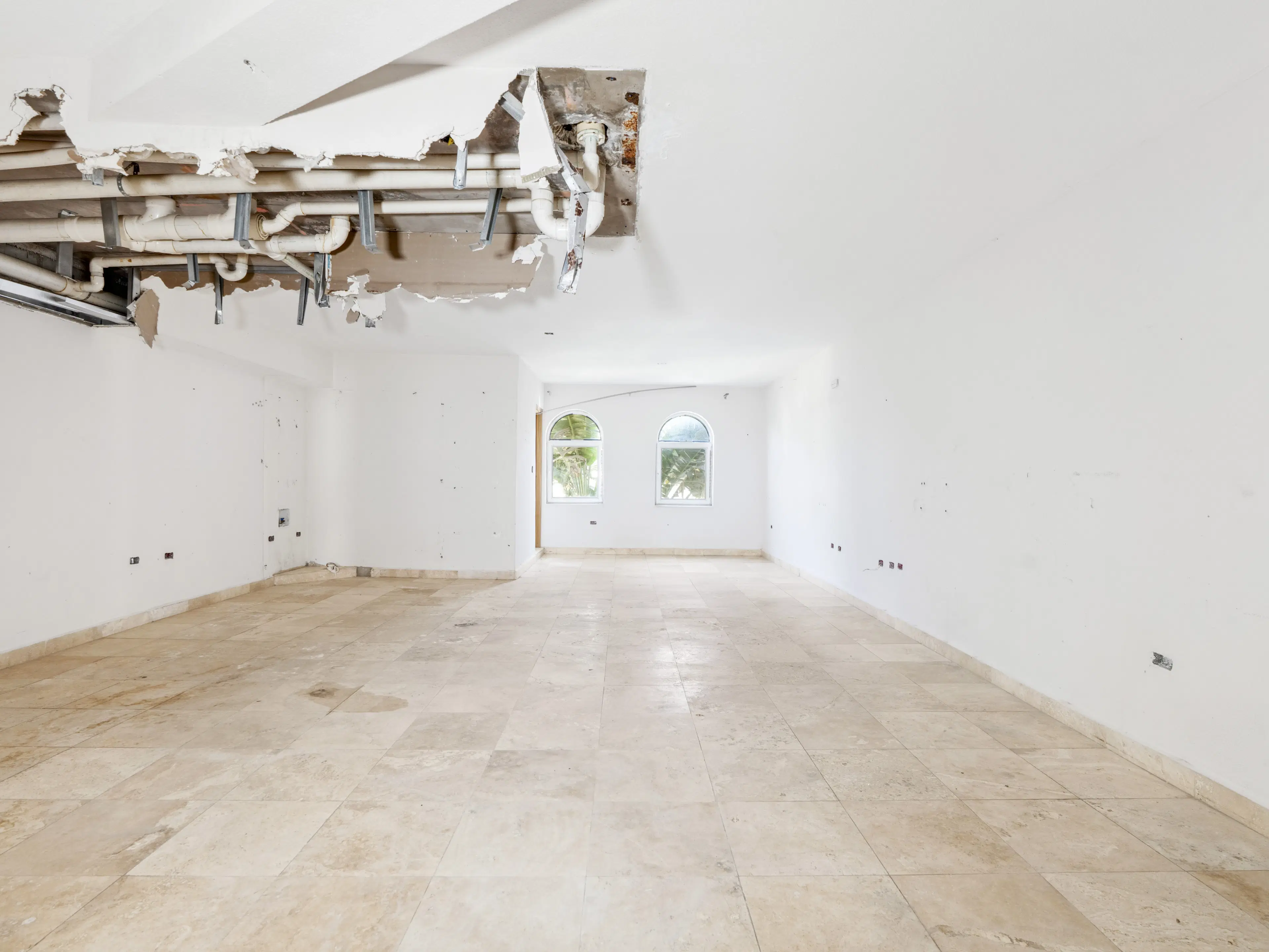 3 parking studio apartment units (A-13) gelegen in Tower Building van Rainbow Beach Club te Cupecoy (Sint Maarten)