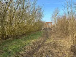 Perceel ca. 1,5 ha met karakteristieke spoorbrug in Oderberg, Berlijn - Duitsland