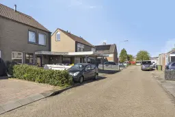 Klazienaveen, Akkerdistel 71