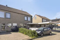 Klazienaveen, Akkerdistel 71