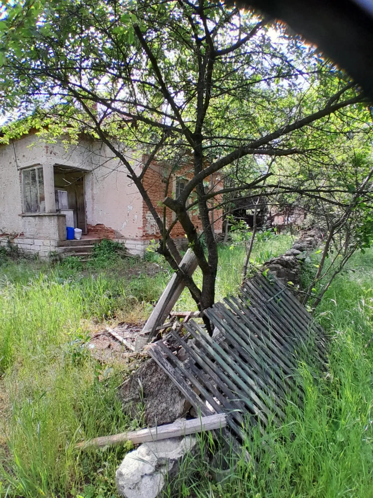 Klassiek Balkan huis op 1.604 m² in Vodna, Vidin - Bulgarije