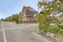 Poeldijk, Vredebestlaan 64